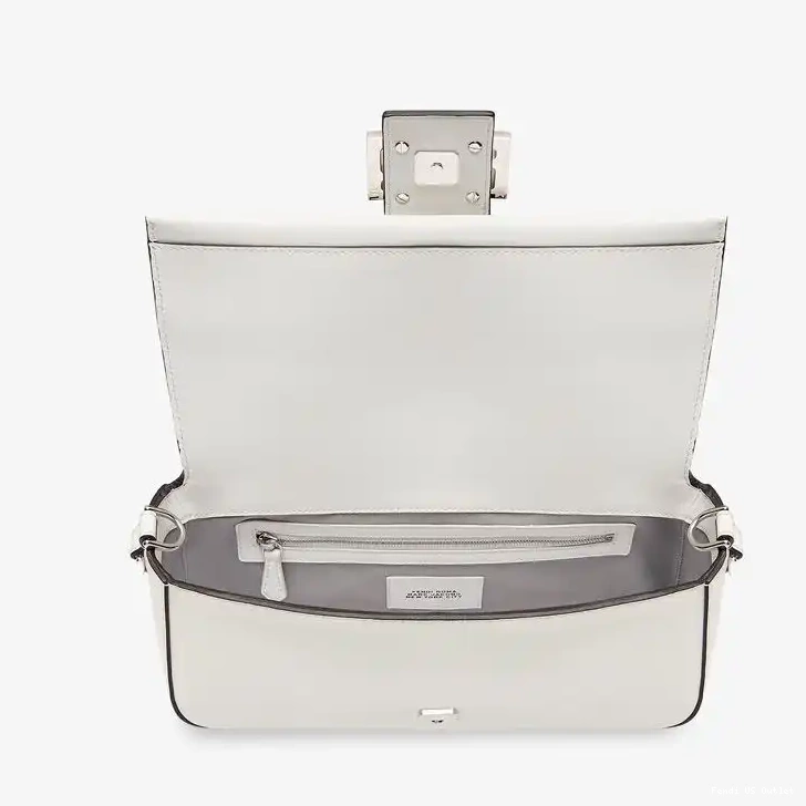 Vintage HOT Motif Baguette Medium Bag In The Fendi White Nappa Baguette Leather 0507